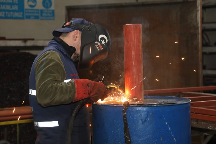 İzmit’ten Adıyaman’a portatif soba desteği sürüyor