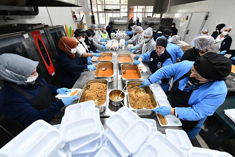 Ankaralılar ‘yemeğini’ paylaşıyor