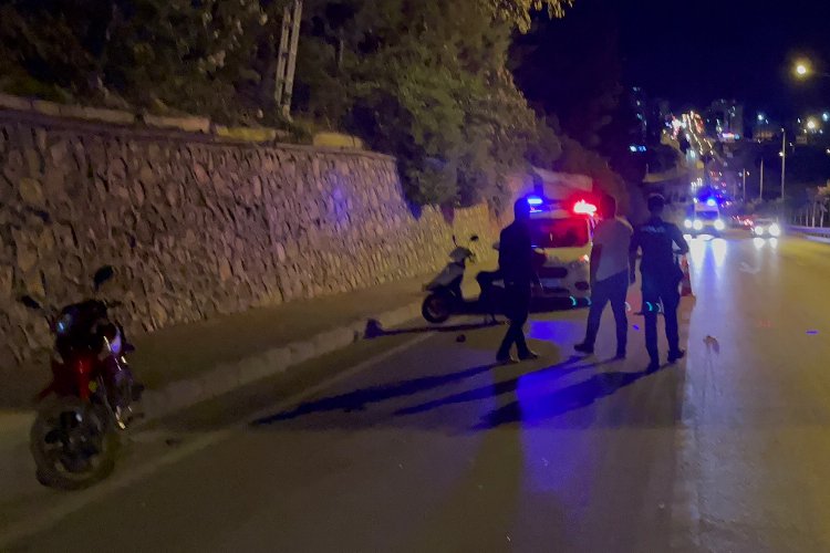Adıyaman’da otomobil elektrikli motosiklete çarptı: 2 yaralı