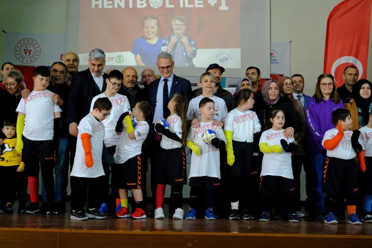 Down Sendromlu çocuklar “Hentbol ile +1″de sporla buluştu