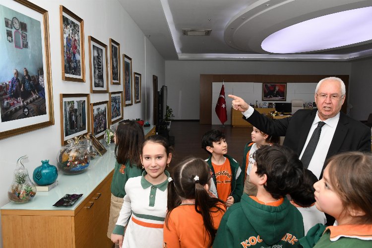 Çocuklar ‘Hayat Bilgisi’ dersini makam odasında işledi