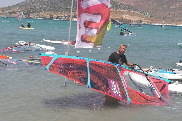 Tarihçi Şükür Alaçatı’da ders alıyor