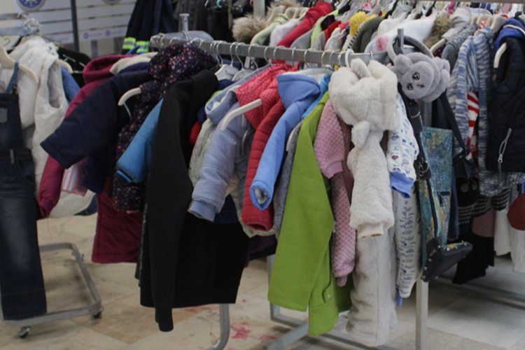 Kütahya’da ‘Hilal Market’ depremzedelerin yanında