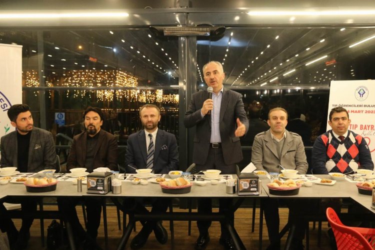 Rize’de Başkan Metin geleceğin ‘Tıp’çılarıyla buluştu