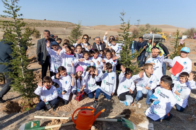 Kayseri’de üç yılda 300 bin fidan dikildi