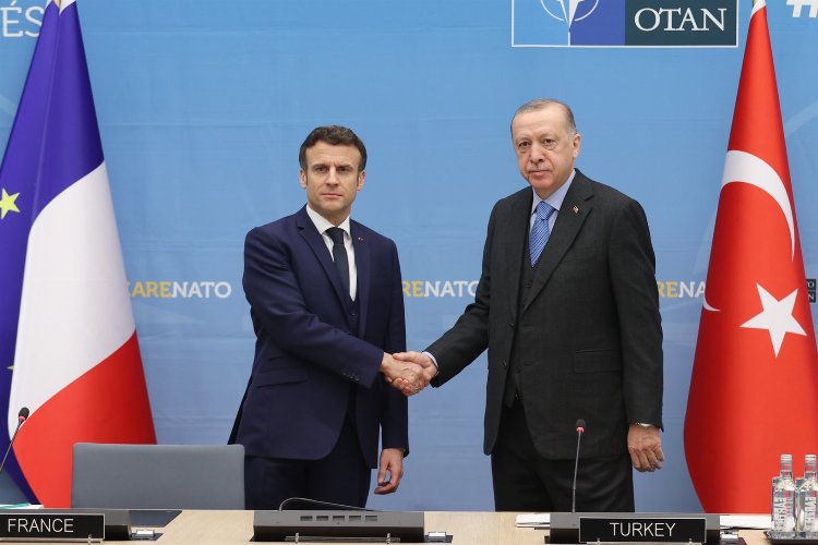 İlk ikili temas Macron’la yapıldı