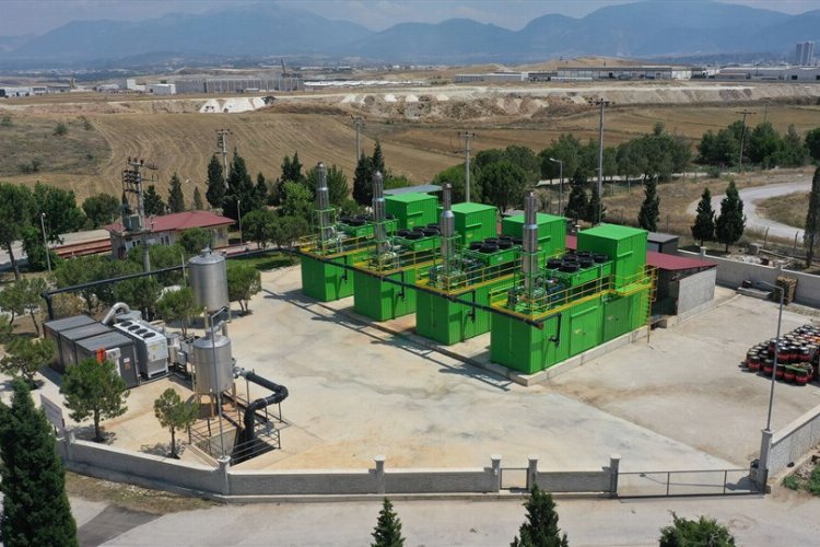 Denizli’nin çöpleri şehri aydınlatıyor