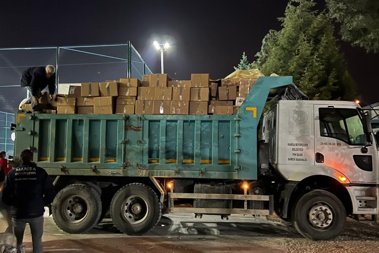 Manisa Büyükşehir’den Yayladağı ve Altınözü’ne erzak desteği