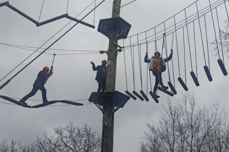 Sakarya’da doğada yaşayarak eğitiyor